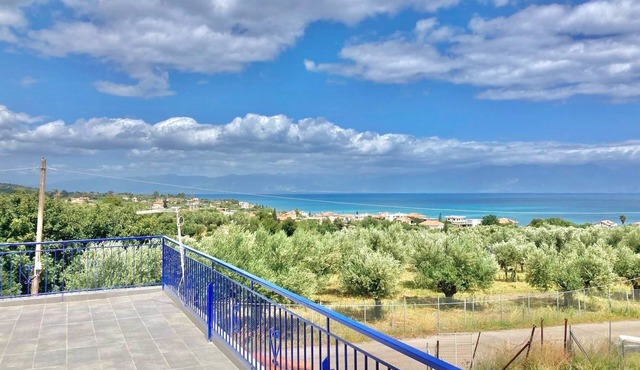 Villa Blue Cocoon mit Meerblick by Interhome in Chrani
