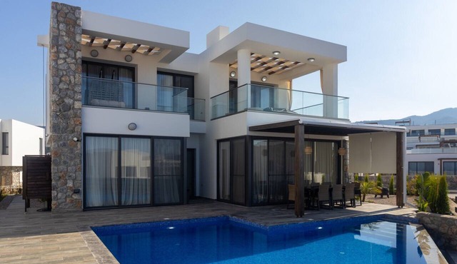 Villa Deja Blu with Private Pool in Bahçeli