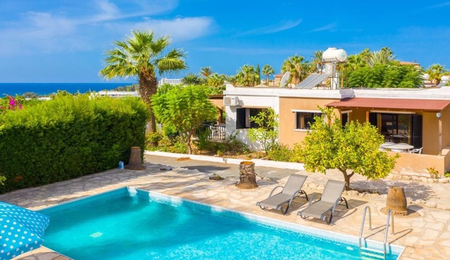 Villa Eleni - Two Bedroom Villa, Sleeps 5 in Kissonerga