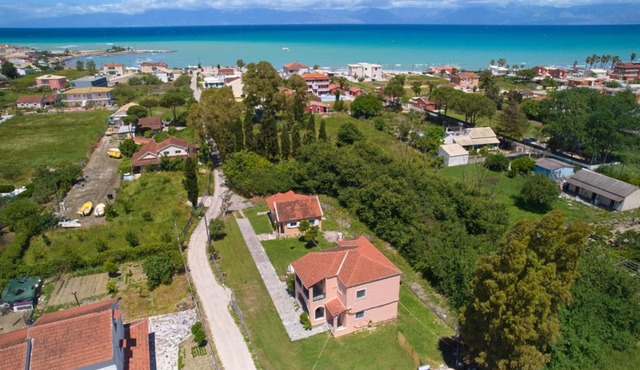Villa Escapes By The Beach