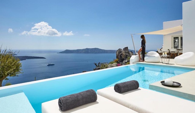 Villa Etheras in Santorini