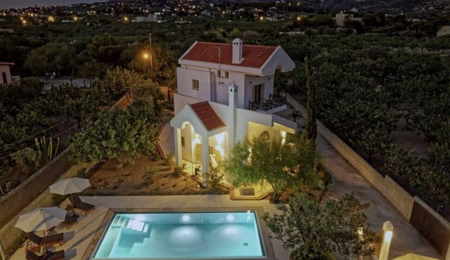 Villa for up to 12 guests in the heart of Aegina pistachio fields. in Egina