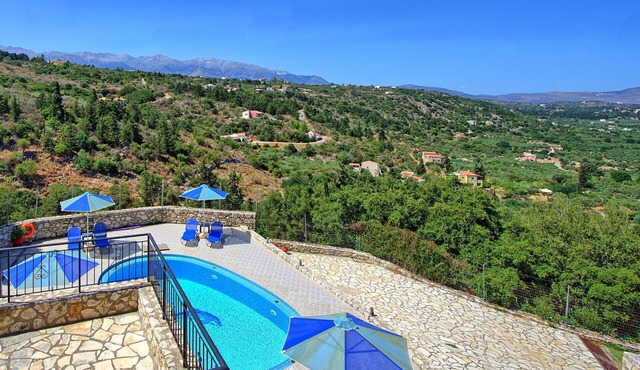 Villa Halepi - Villa in Crete 4 km from the sea in Gavalochori