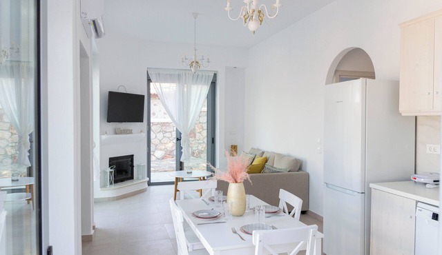 Villa illiousa Grand Peaceful Escape with pool & BBQ near Faliraki Afandou in Psinthos