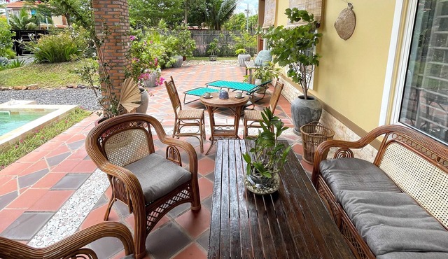 Villa individuelle climatisée avec piscine et jardin exotique à Kampot Cambodge