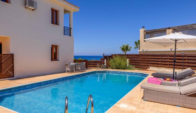 Villa Korona in Neo Chorio