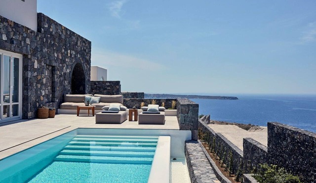 Villa Lythion, Divine Sea Views, Private Pool, Furnished Terrace, Sanrotini in Santorini