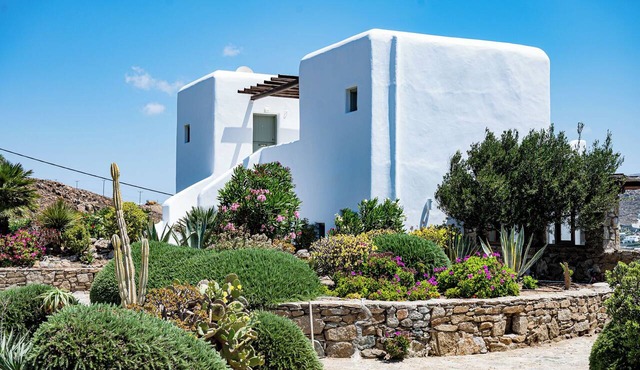 Villa Melangio | 6 BR Private Pool & Sea Views | Daily Housekeeping | Mykonos in Aleomandra