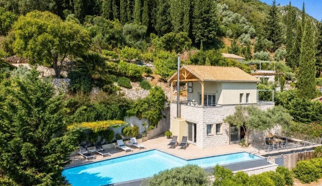 Villa Oleana - Three Bedroom Villa, Sleeps 6 in Lefkada City