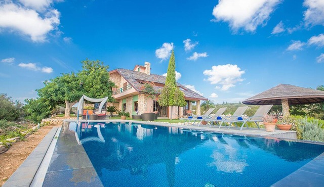 Villa Othello, Exquisite 4BDR Ayia Napa Villa with Pool and Stunning Views