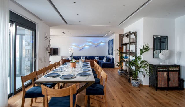 Villa Superior - Das neue Öko-Schick-Ziel by Interhome in Plaka