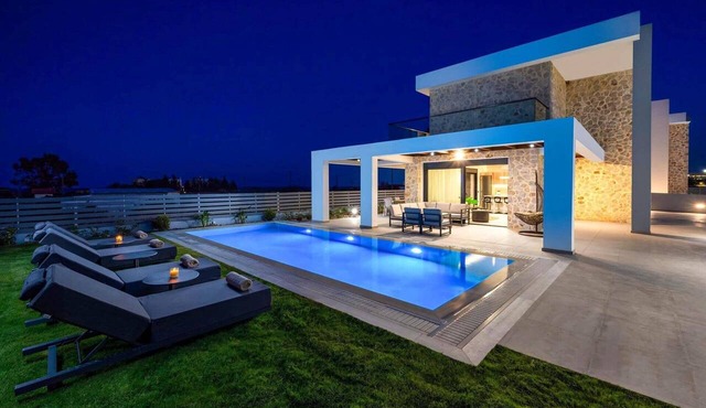 Villa Terra Magna Alba by Villa Plus in Gennadi