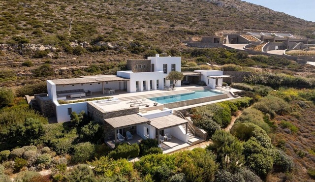 Villa Thea · Cinema · Gym · Sea Views