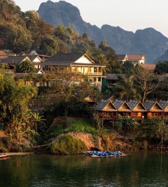 Yensabai Bungalow River view in Nongkhiaw