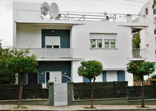 Zefyros Super Cool Apartments next to Alimos Riviera in Athens