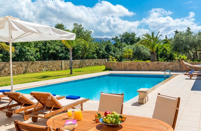 7-bedroom Melitini Villa