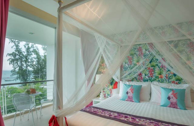 ❤️ Charmin Sea View Studio with Jacuzzi/Shower