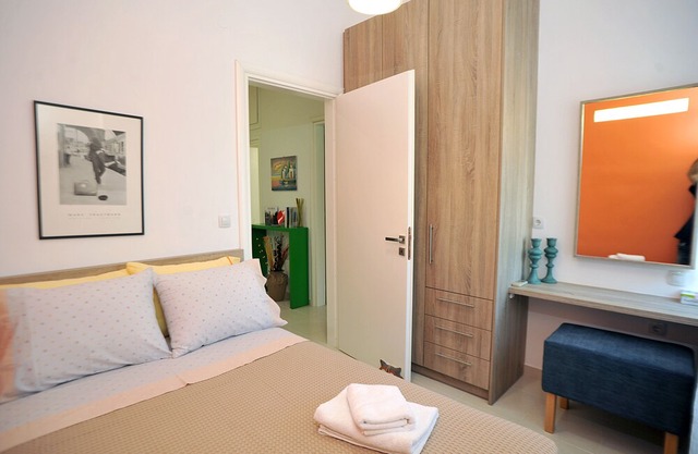 charming 2 bedrooms, 2 bathrooms close to city center