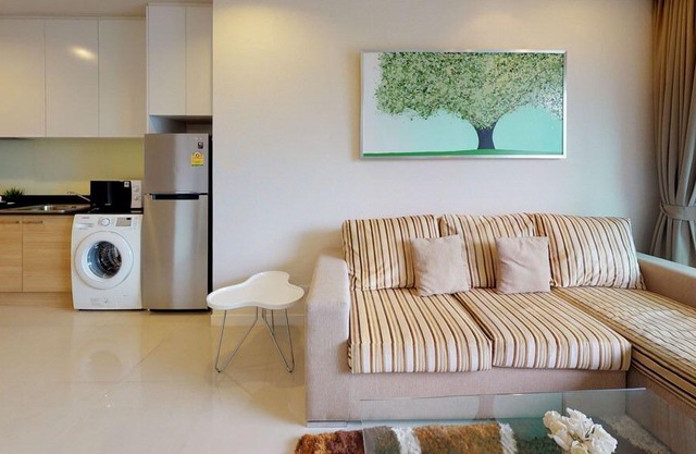 Circle Condominium (UN10500)