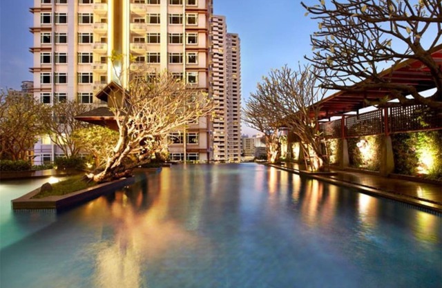 Circle condominium