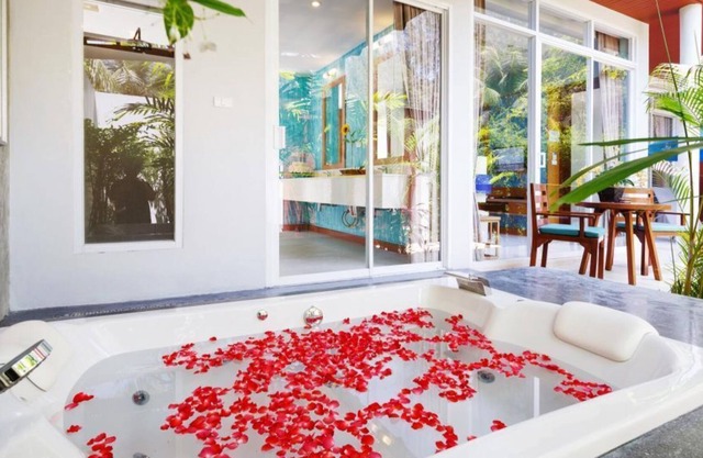 Jacuzzi Villa in Khao Lak with a romantic outdoor Jacuzzi JV#9