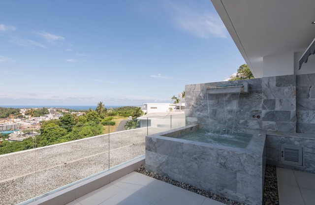 Kata Luxury TwoBedroom Stunning Seaview