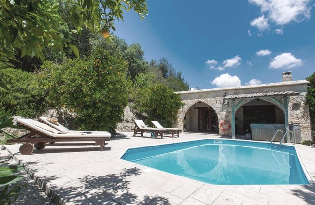 Nice home in Miliou Paphos with 2 Bedrooms, Outdoor swimming pool and Swimming pool in Miliou