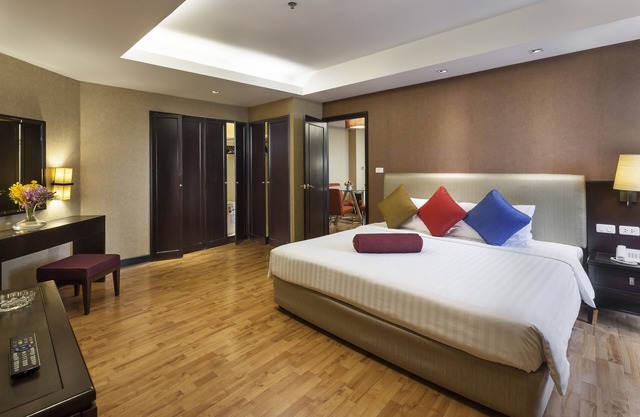 One Bedroom Suite in heart of the city (A77)