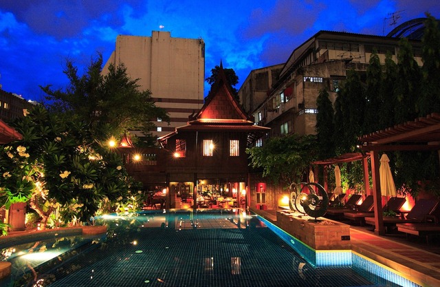 Rose Hotel