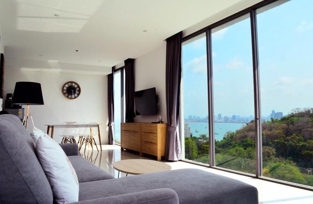 Sea View Apartment @The Point Pratumnak #1
