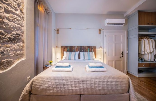 The 'Fan' studio in the heart of Old Corfu Town