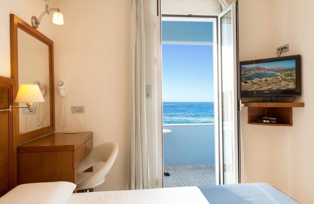 Two-bedroom apartment with Sea View and Balcony