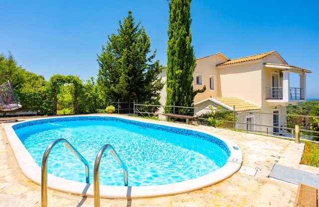 Villa Mavrikia: Large Private Pool, A/C, WiFi, Eco-Friendly