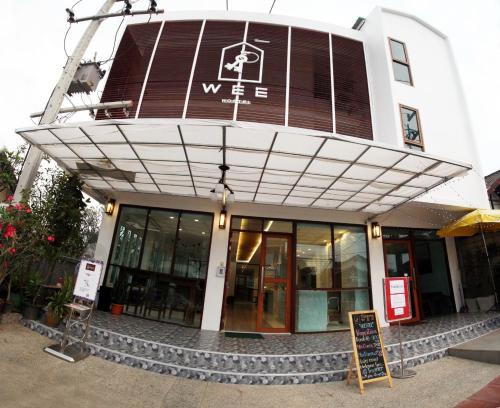 Wee Hostel 