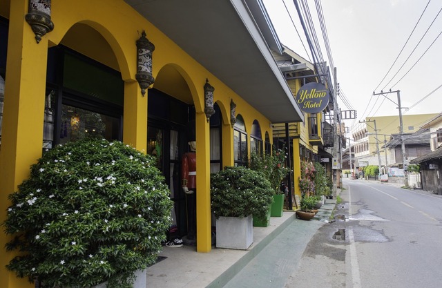 Yellow Hotel