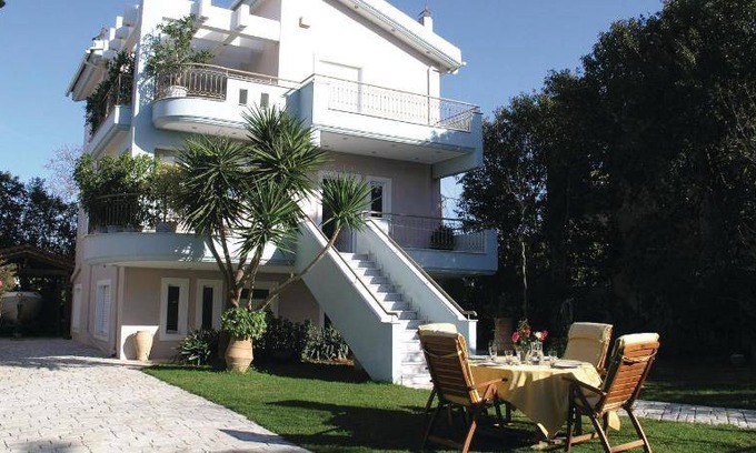 Aigialeia House | 130 m² House ∙ 4 bedrooms ∙ 8 guests