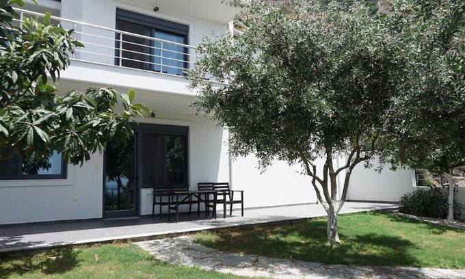 Diasella Villa | 130 m² Villa ∙ 3 bedrooms ∙ 8 guests