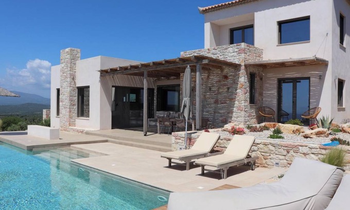 Pylos-Nestoras House | 170 m² House ∙ 3 bedrooms ∙ 6 guests