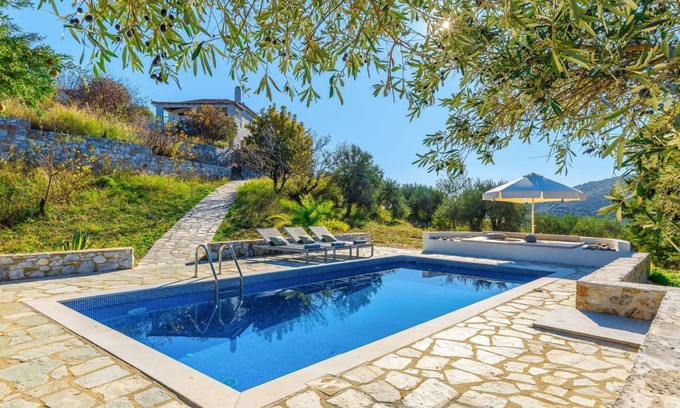 Skopelos Villa | 175 m² Villa ∙ 3 bedrooms ∙ 5 guests
