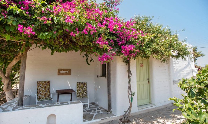 Paros House | 18 m² House ∙ 1 bedroom ∙ 2 guests