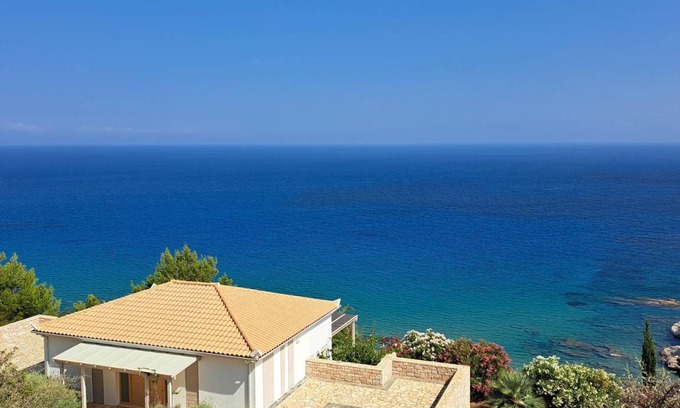 Vasilitsion House | 200 m² House ∙ 3 bedrooms ∙ 4 guests