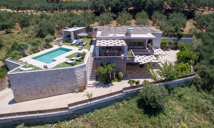 Kolymbari House | 225 m² House ∙ 4 bedrooms ∙ 8 guests