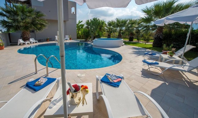 Tingaki House | 250 m² House ∙ 4 bedrooms ∙ 12 guests
