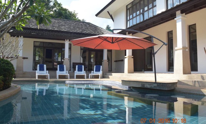 Bang Po Villa | 250 m² Villa ∙ 3 bedrooms ∙ 6 guests
