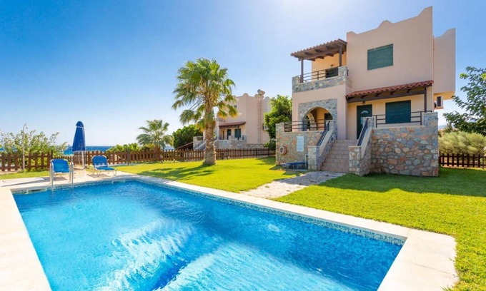Fragkokastello Villa | 288 m² Villa ∙ 8 bedrooms ∙ 18 guests