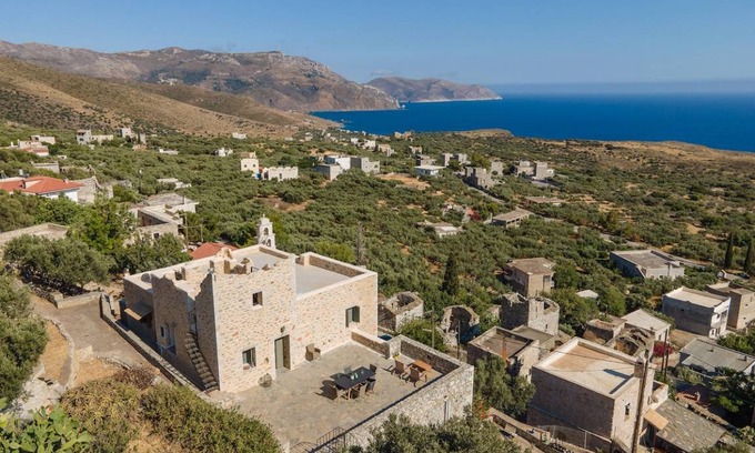 Alika Villa | 350 m² Villa ∙ 5 bedrooms ∙ 10 guests