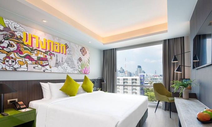 Huai Khwang House | 35sqm Maitria Hotel Rama 9 Bangkok Deluxe Room City View