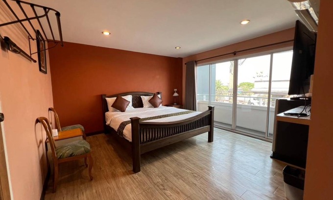 Racha Thewa Hotel | 36 m² Hotel ∙ 2 guests