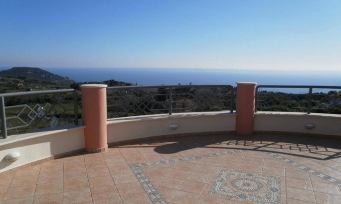 Sipiada Villa | 360 m² Villa ∙ 4 bedrooms ∙ 14 guests