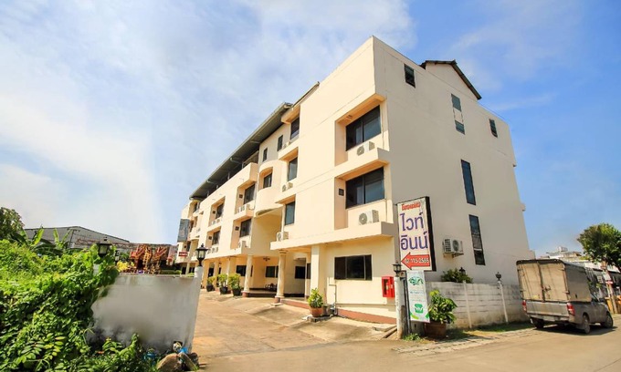 Racha Thewa Hotel | 40 m² Hotel ∙ 3 guests